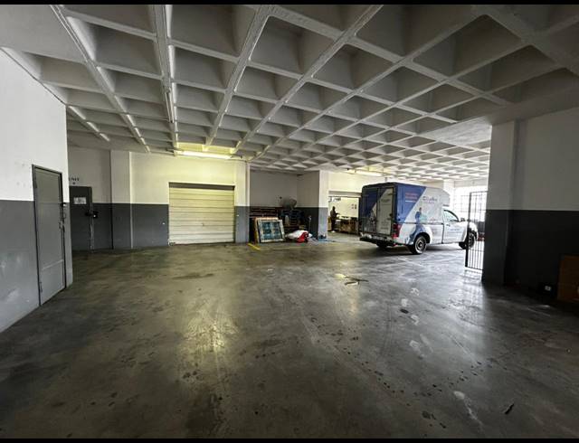 230M² WAREHOUSE TO LET IN WYNBERG